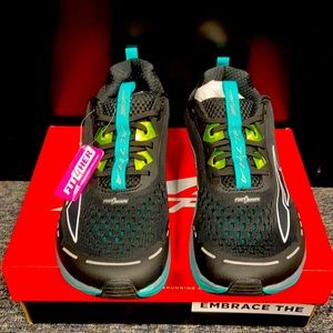 Women’s running shoes size 7.5